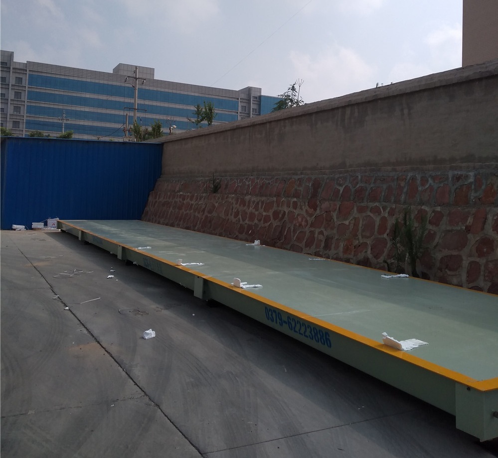 尉氏鑫港海綿包裝材料18m100噸地磅