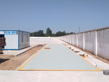 新密萬容固體18m定額100噸地磅 