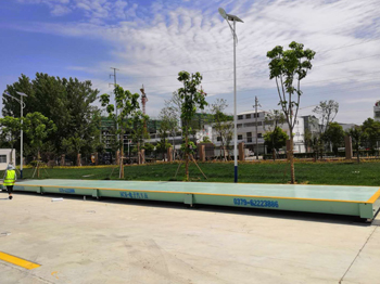 平輿縣萬華生態(tài)新家裝公司18m-100噸地磅